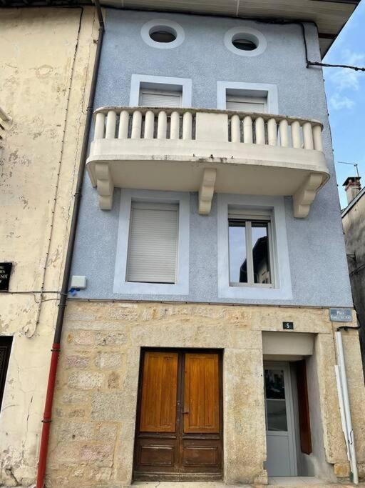 Appartement Sur La Place De Poncin Екстериор снимка